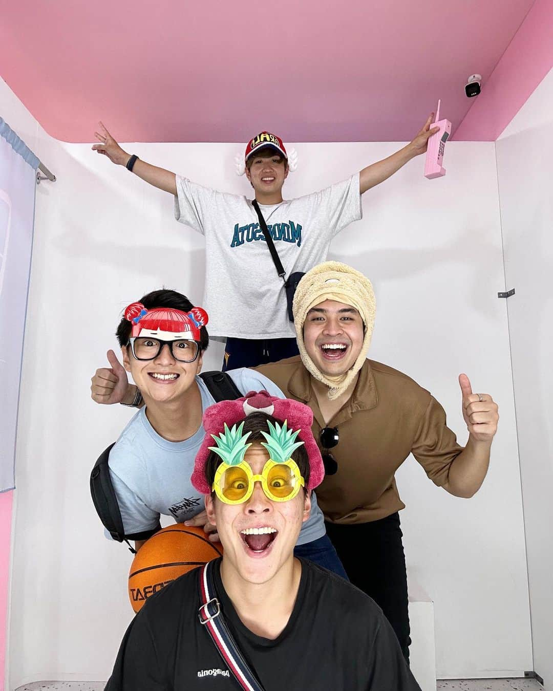 大塚稜馬さんのインスタグラム写真 - (大塚稜馬Instagram)「Random photobox with the boys!!😂😂 Wkakakak seru! Tungguin series Wasedaboys World Trip edisi China-Hongkong-Taiwan yahh!!」8月26日 19時03分 - otk_rym