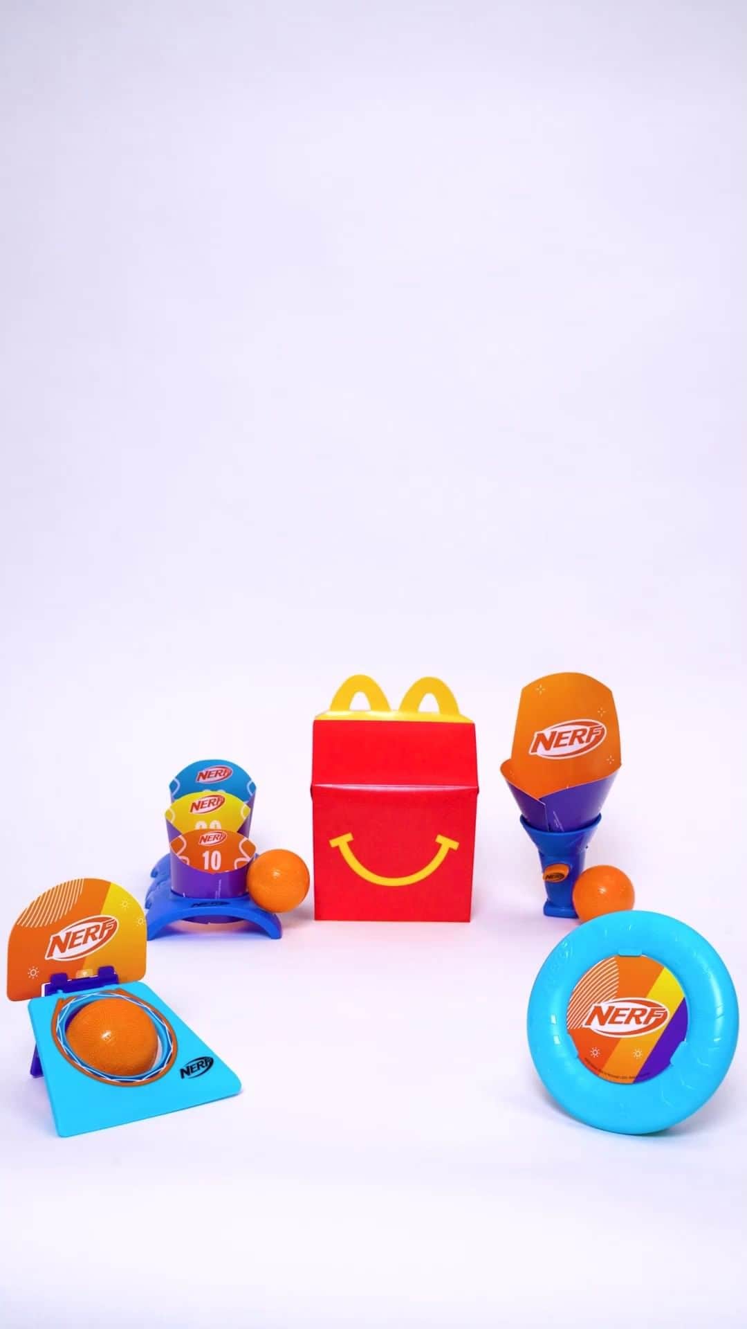 McDonald's Philippinesのインスタグラム：「It’s on!!! Join the action with Nerf and the fun digital experience that goes with the toys! Share the play whenever you buy a Nerf Happy Meal! ✨」