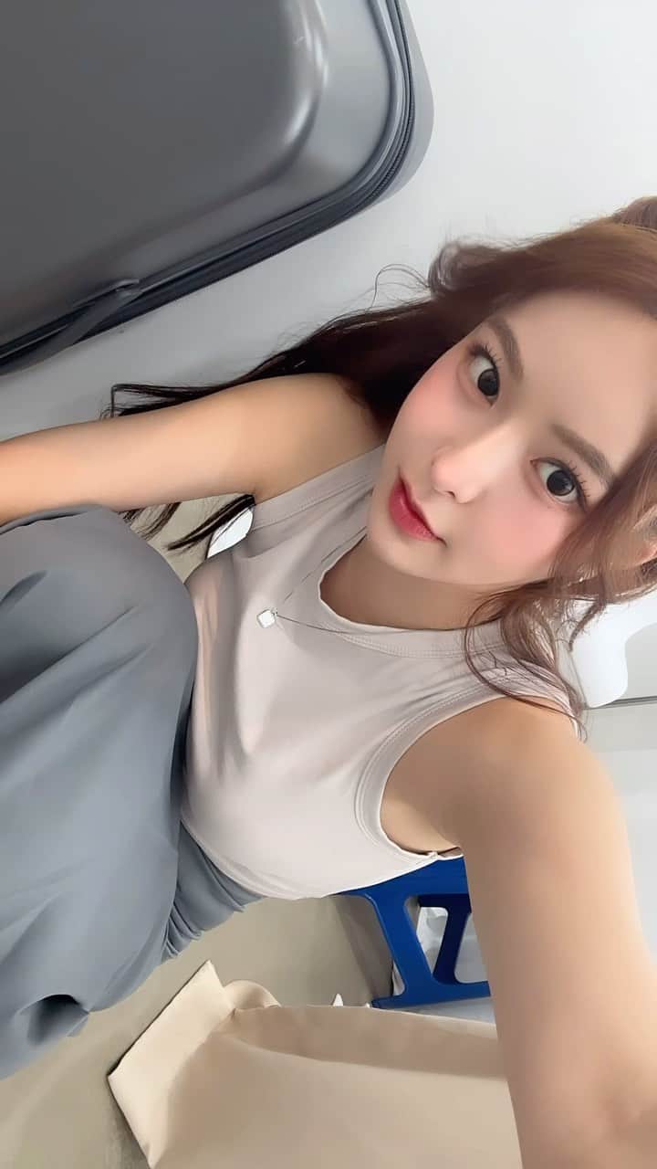 ダユンのインスタグラム：「에라 모르겠다 노래 아무거나 넣어버리자」