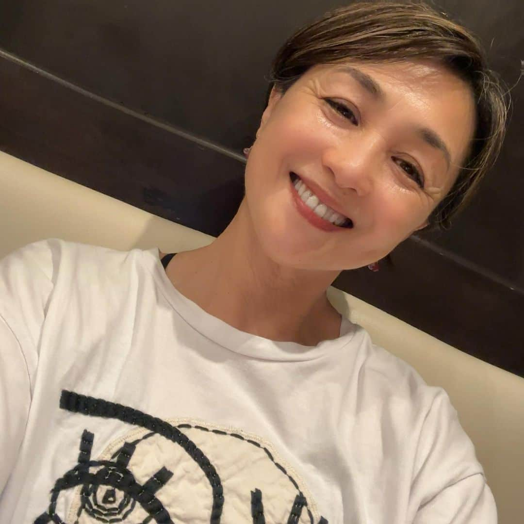 香坂みゆきさんのインスタグラム写真 - (香坂みゆきInstagram)「実家大掃除 day2 疲れた お腹減った みんなで ファミレス  #大掃除 #引っ越し  #汗だく  #お腹減った  #❤️」8月26日 19時30分 - miyuky__way