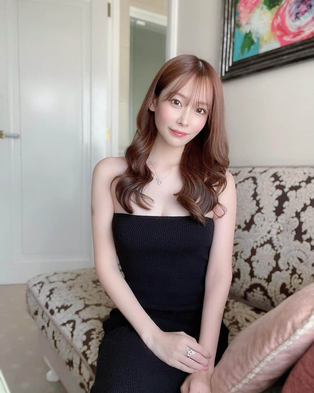 のインスタグラム：「韓国漢方でちょっと痩せてきた🖤🖤  時間なくて泊まれなかったけど だいすきなラスイート🖤🖤 癒し空間すぎる🖤🖤🖤」