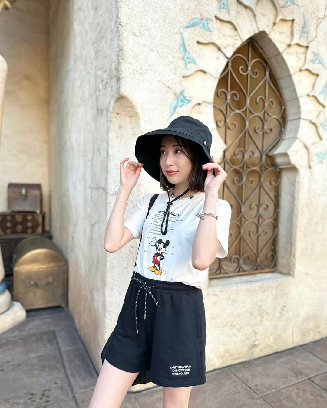 冨張愛さんのインスタグラム写真 - (冨張愛Instagram)「Disney Sea⚓︎ 毎週来たいです🙋‍♀️ 質問頂いたお洋服やネックレスタグ付しました☑︎」8月26日 19時28分 - megumitomihari