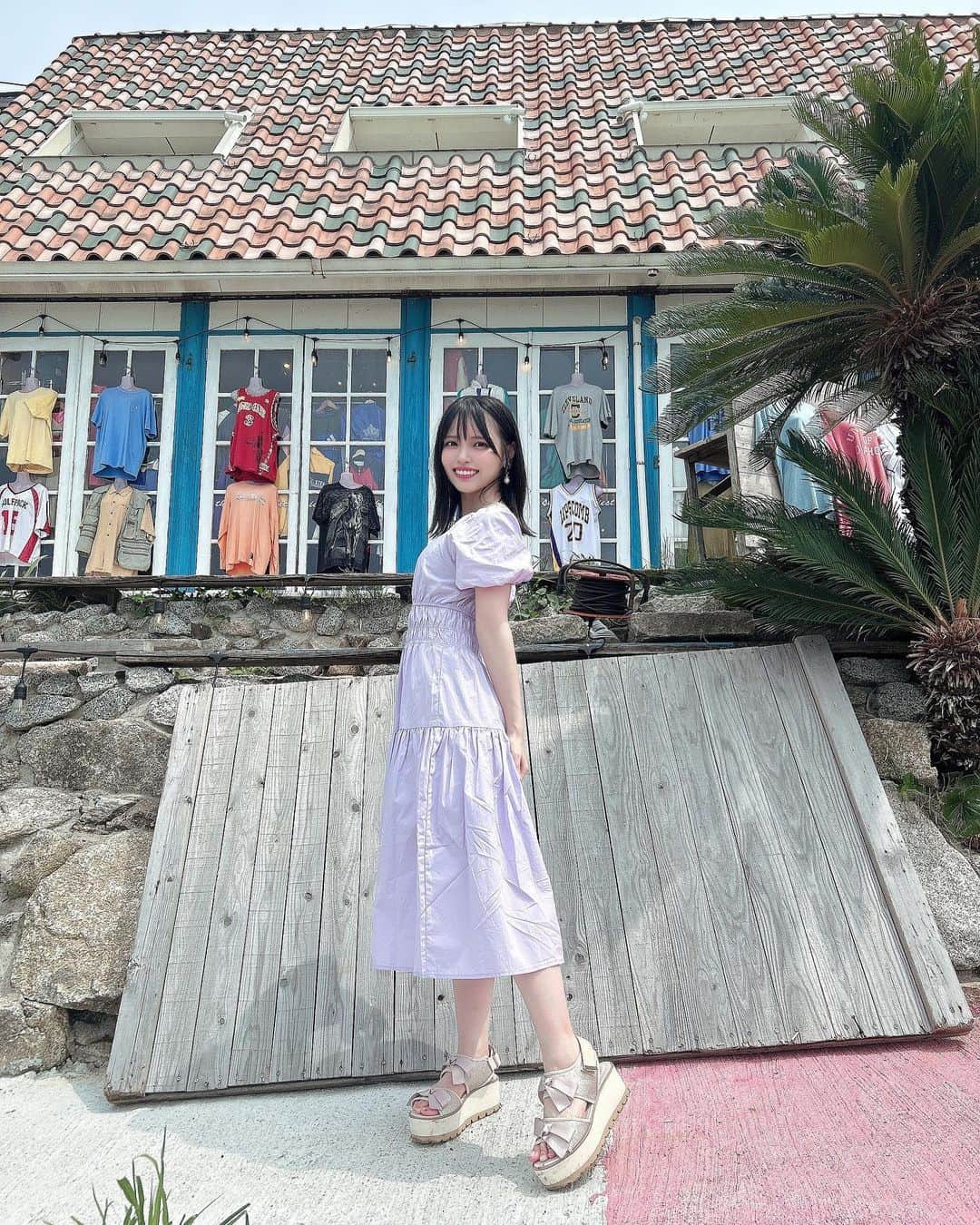 岩田陽菜のインスタグラム：「紫ワンピース💜  この日海に入ったぐらい汗かいてて前髪が終わっちゃってます🥺💦  鉄壁前髪なのにだめだった…笑」