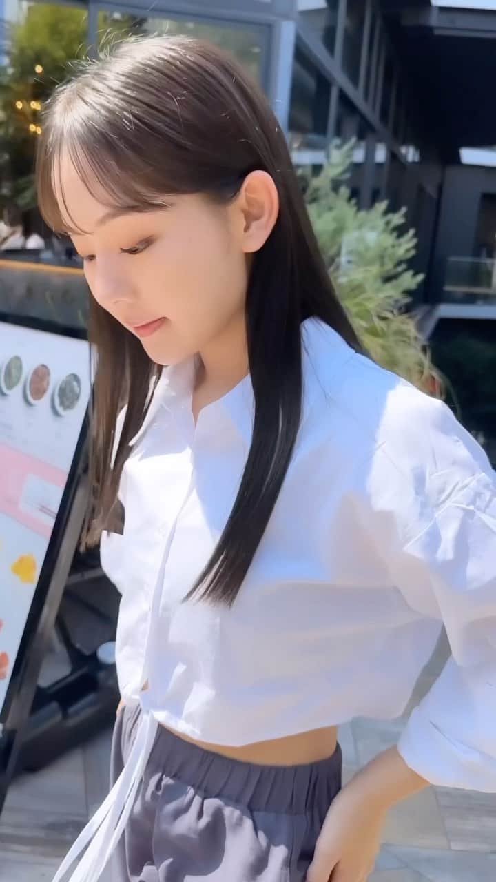 河野まひるのインスタグラム：「これ撮る直前ボロネーゼ食べたけどシャツにこぼさなかったよ🍝美味しかった♡#LJK#高校生#夏休み」