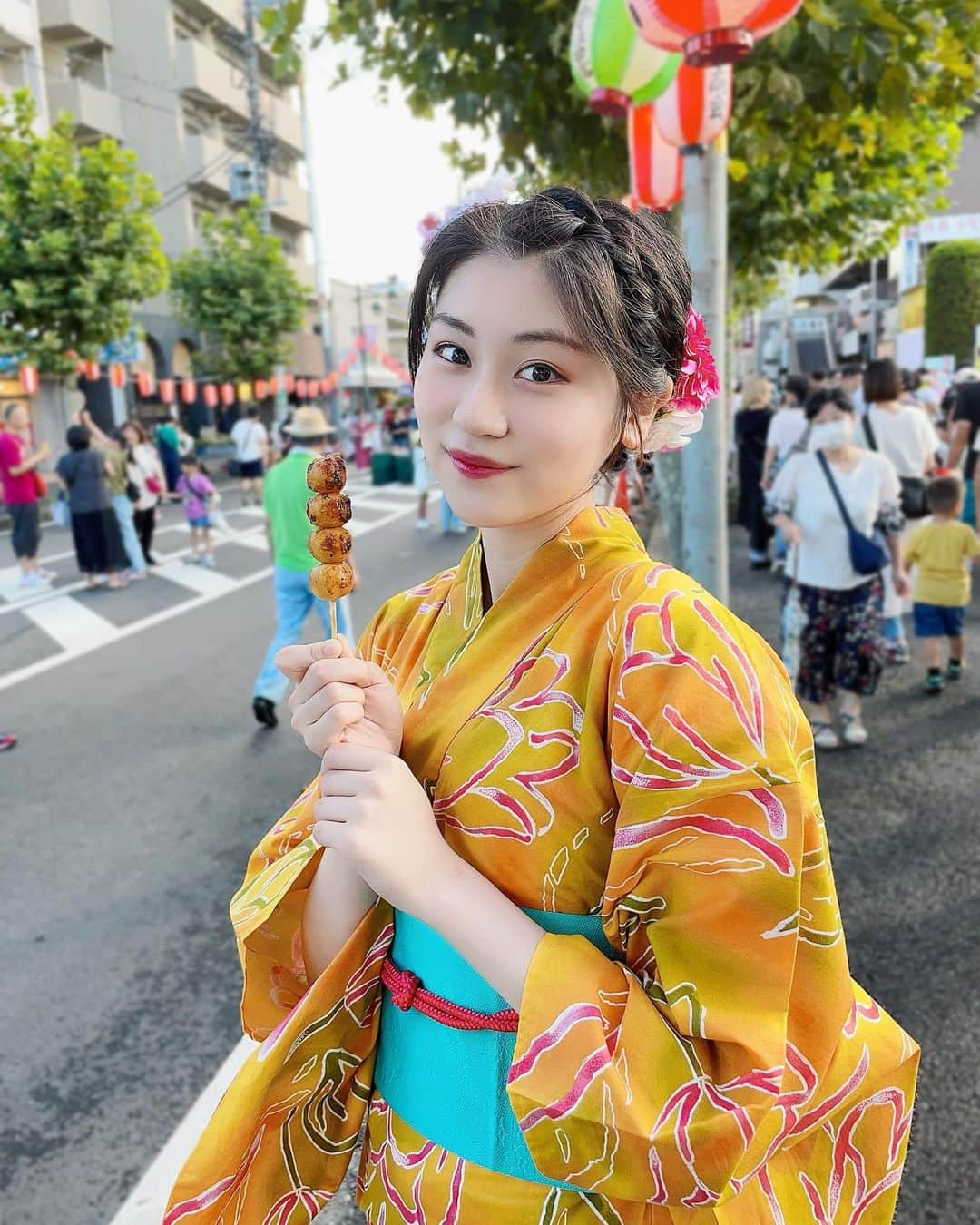 二木蒼生さんのインスタグラム写真 - (二木蒼生Instagram)「お祭りライブ🎤 提灯が灯っているのを見ると嬉しくなります🏮♡ 手拍子してくださったり、温かい応援ありがとうございました☺️‼︎ 今日で浴衣納め👘  みずほ台祭りの出店も楽しんできました🍡 お団子おいしかったー✨  #夏祭り #お祭り #浴衣 #浴衣女子 #お団子 #みずほ台 #二木蒼生」8月26日 20時14分 - aomushi_kune2