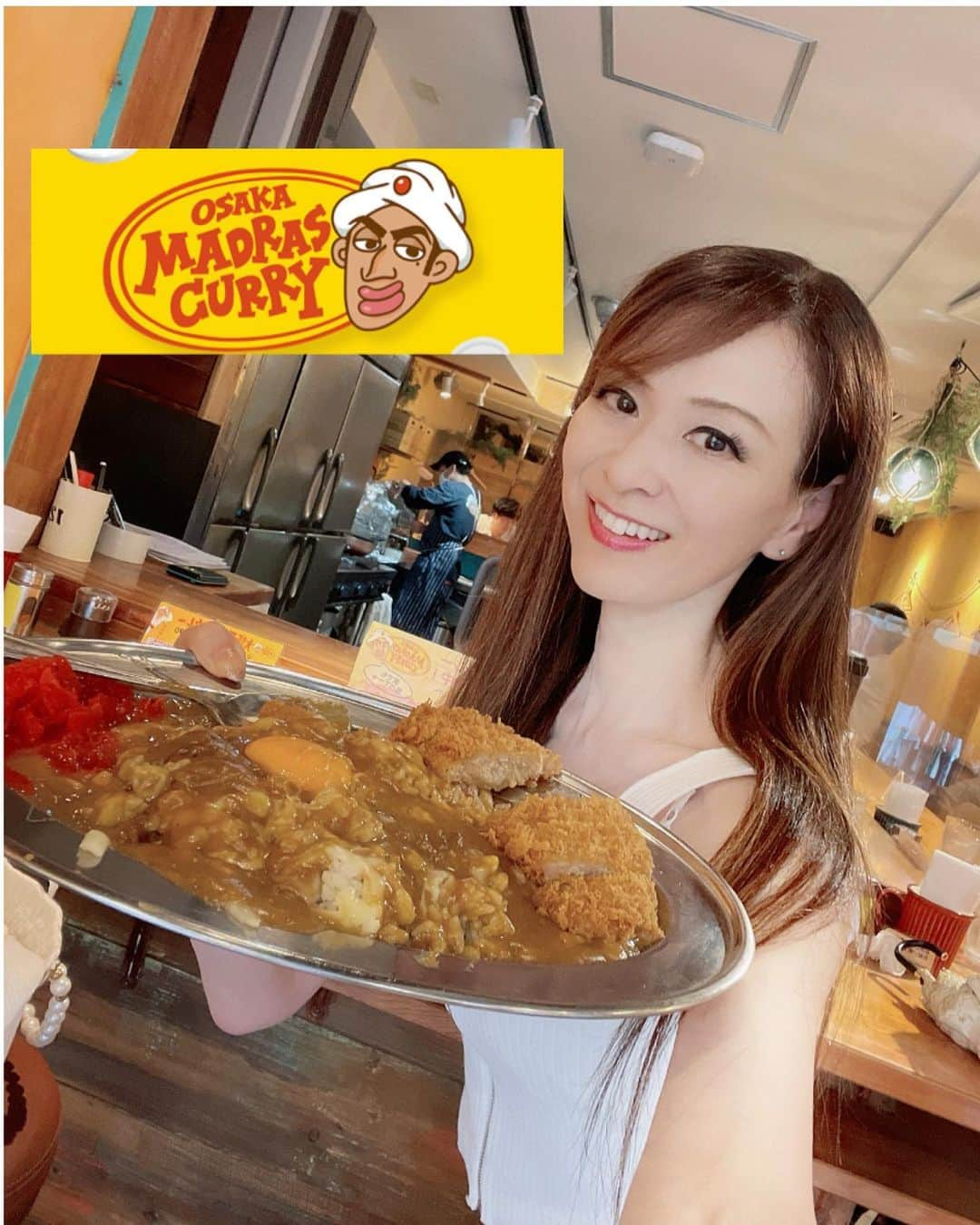 里井真由美さんのインスタグラム写真 - (里井真由美Instagram)「大阪マドラスカレー🍛下北沢店  やっぱり大好き おいしゅうございます〜🩷  下北沢店は8/27までですよ〜 赤坂店は 引き続き営業されてます♡  @osakamadrascurry   甘辛さが抜群に相性良く、 いつもチーズとカツ乗せ💪🤣🩷  ちなみに、先日のバリ島でも マドラスカレー、人気でした。 またその後もあるので、ご紹介しますね！  大阪マドラスカレー　下北沢店 カレーパンの撮影したり、思い出多い店舗ですが、  また新たな展開が楽しみー🍛🩷  。。。  下北沢店　駅から1分！ 東京都世田谷区北沢2-32-6 1F  。。。  楽しい週末をお過ごしくださいね〜  。。。  #カレー#大阪マドラスカレー#下北沢#里井真由美#マドラスカレー#フードジャーナリスト里井真由美 #北村一輝 さん#osakamadrascurry」8月26日 20時11分 - mayumi.satoi