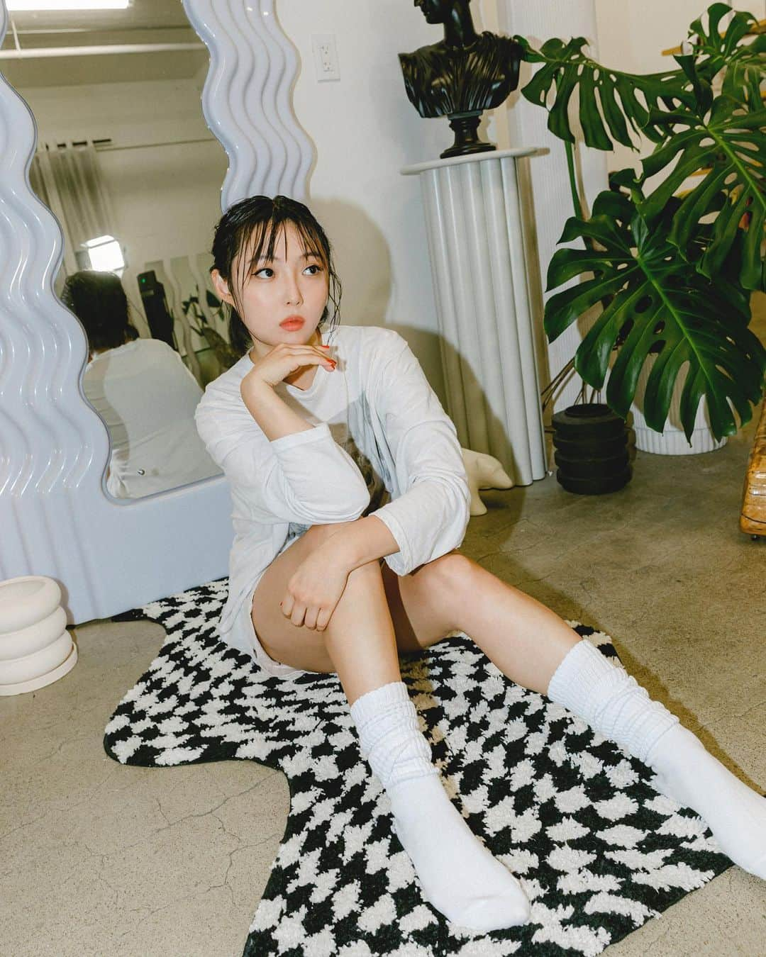 ミン さんのインスタグラム写真 - (ミン Instagram)「Took a picture since it lasts longer 😗  - - - - 📸 : @nancyjaepark」8月26日 11時29分 - therealminnn