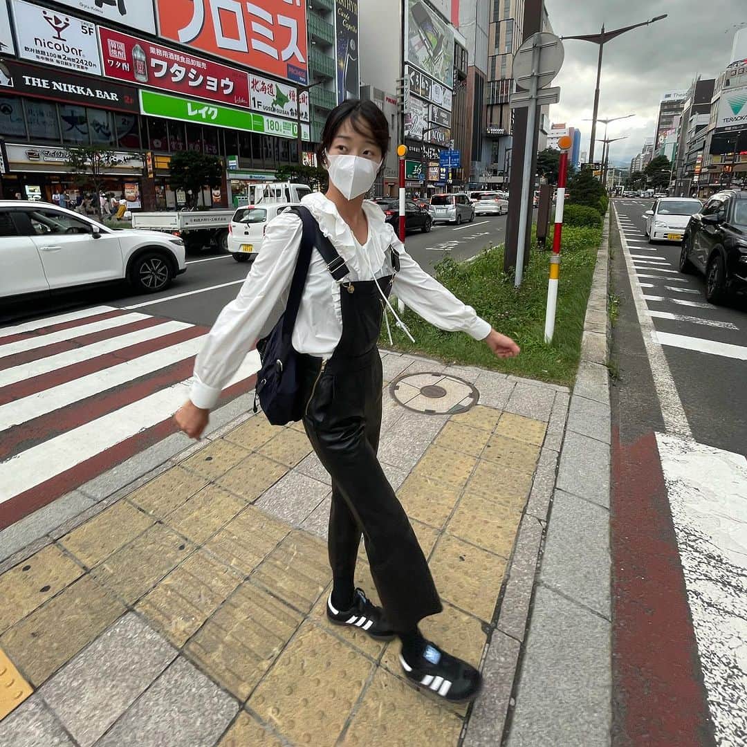 ヒョニ・カンのインスタグラム：「🤭」