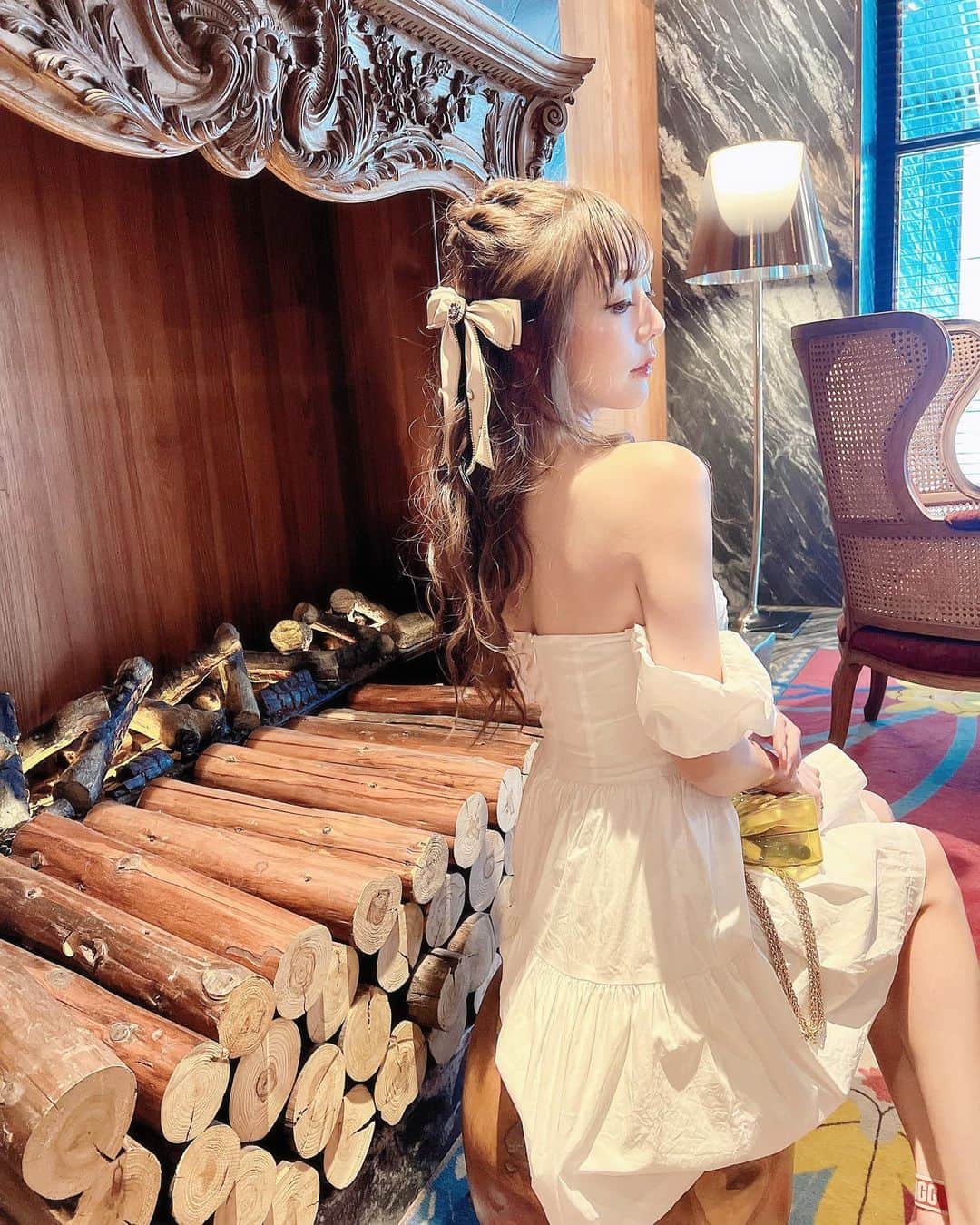 橘寿梨愛のインスタグラム：「Girly day🎀🤍 . . #lifeisart #art #🖼️」
