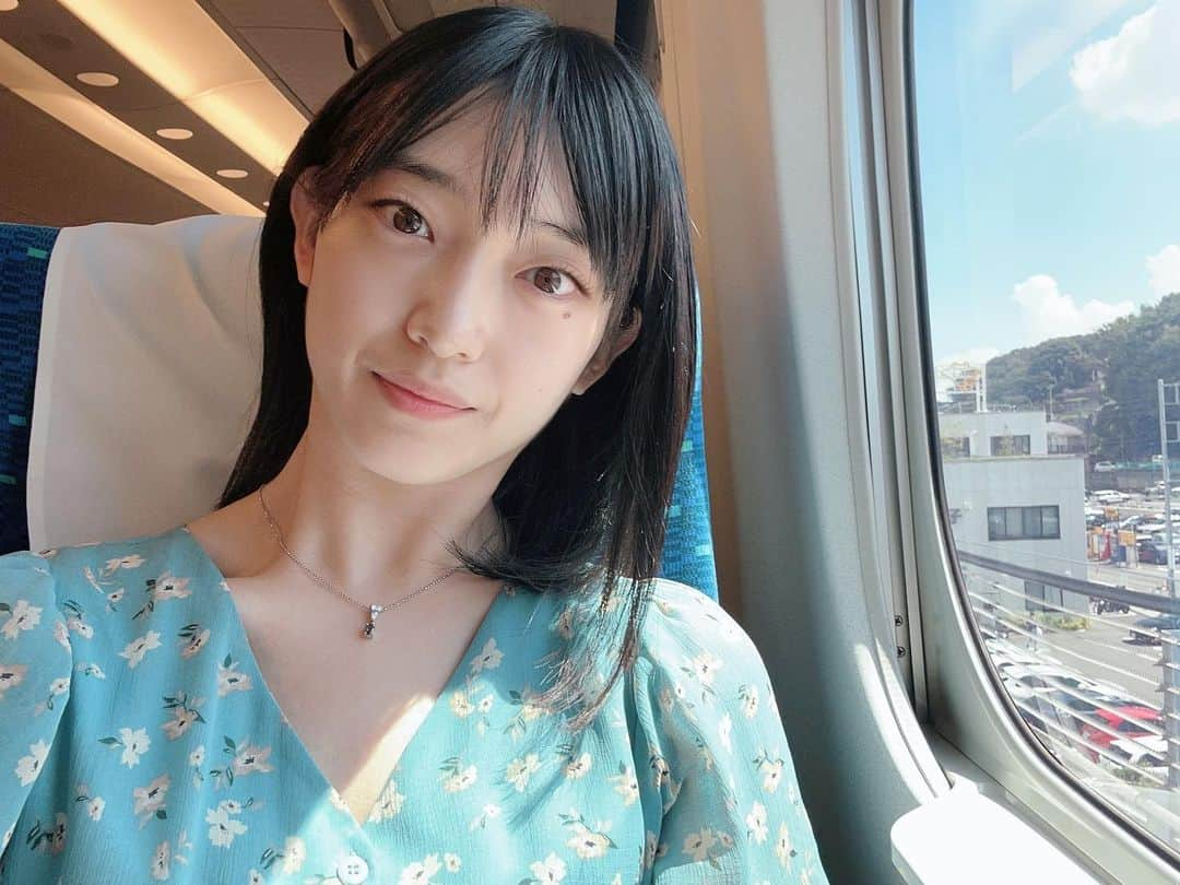 平田純のインスタグラム：「明日は兵庫オフ会🥰 ファンイベ久々で緊張します🐣お手柔らかにお願いします🫶 朝イチ眠( ¯꒳​¯ )ᐝ顔   #オフ会 #楽しみ #おはようございます #goodmorning #私服 #ワンピース #モデル #model #modellife #アイドル #idol #ファッションモデル #fashionmodel #ビューティー #naturalhair #naturalbeauty #Japanese #japanesegirl #写真好き #自撮り #selflove #selfie #today #綺麗になりたい #modelagency #ミシェルエンターテイメント #平田純 #HappyLife #beauty」