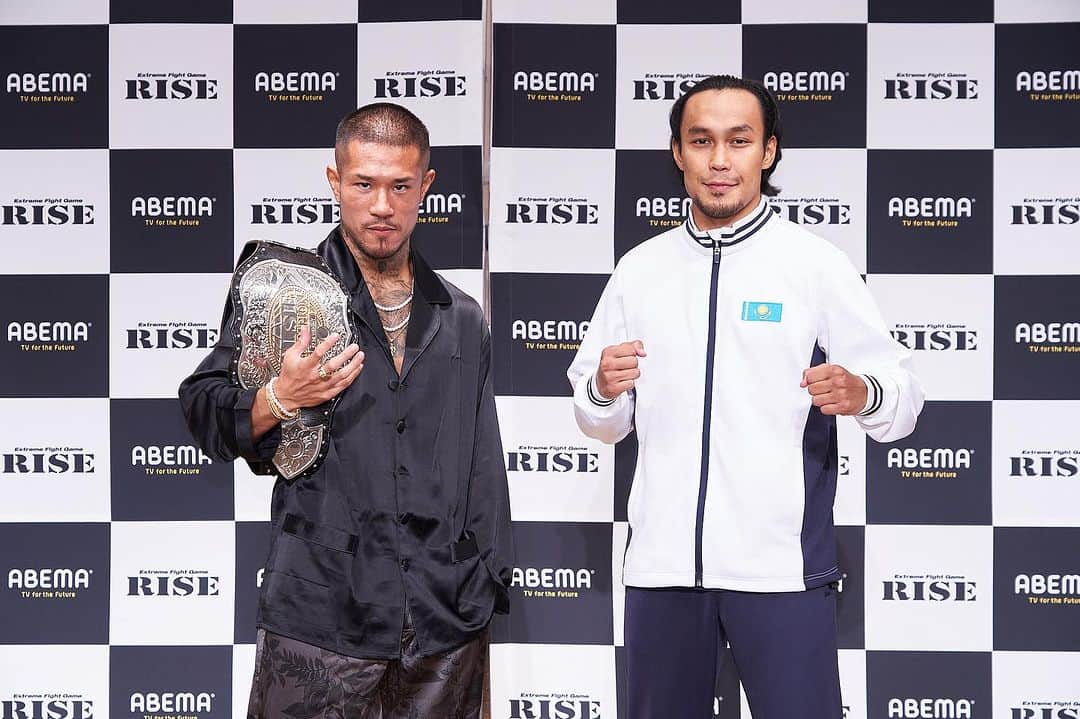 中村寛のインスタグラム：「Champ vs Champ . 王者同士の対決。格闘家の枠じゃない俺を今日みとけよ。  #rise_ws #計量 #会見  #格闘技 #キックボクシング #トレーニング  #タトゥー #刺青 #人獣 #kickboxing #tatoo  #workout #lifestyle #photography #tomford」