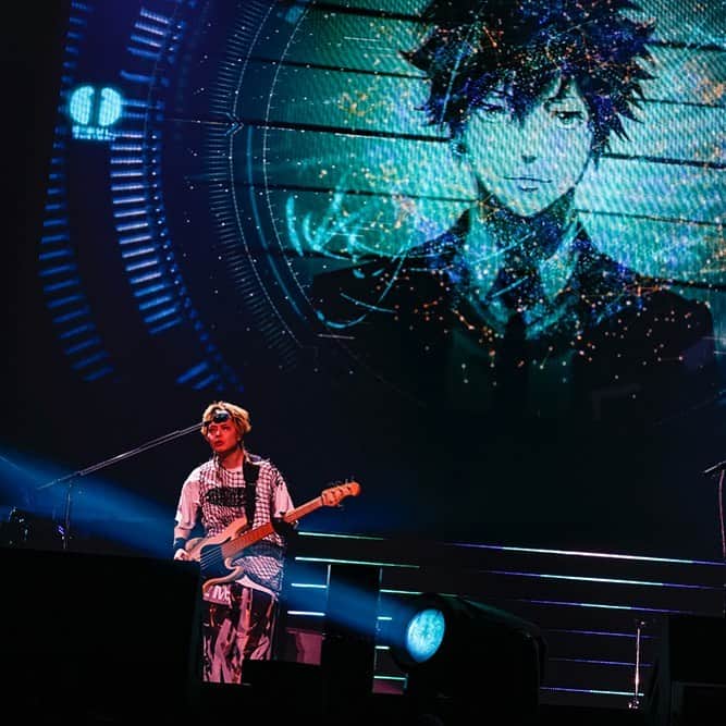 のインスタグラム：「Animelo Summer Live 2023 -AXEL- DAY 1 @ さいたまスーパーアリーナ ⁡ ⁡ しゅんすと灼のツーショ📸 ⁡ ⁡ Cö shu Nie初アニサマでした！！ 初手からみんながうおおお！と声援で応えてくれて超感動 ⁡ おかげで思う存分歪みベースを炸裂させることができました💣 ⁡ ⁡ DAY2.3も大成功間違いなし！ 最高でAXEL全開のアニサマ！万歳！ ⁡ ⁡ ⁡ ⁡ ⁡ #anisama #coshulive #pp_anime #cöshunie #coshunie #コシュニエ」