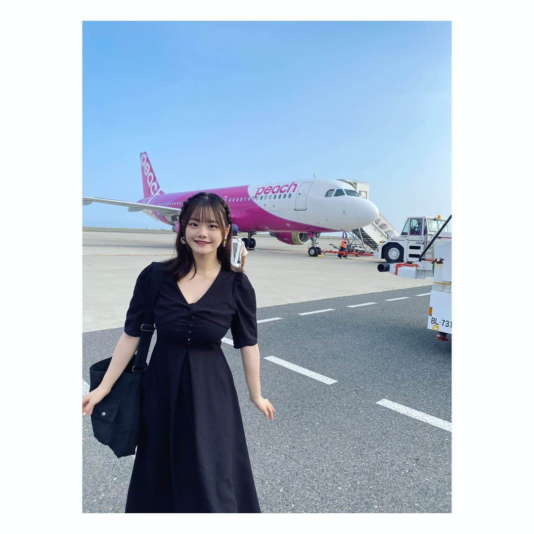 ANRIさんのインスタグラム写真 - (ANRIInstagram)「・⁣ ・⁣ ・⁣ ⁣ ⁣ 早起き飛行機✈️⁣ ⁣ ⁣ ⁣  #me #i #swag #like  #ootd #tbt #instagood  #REDYAZEL  #コーデ #followme #good_portraits_world  #photo #follow #私服 #willselection #ミディアムヘア #ポトレ女子  #ミディアムアレンジ # #ワンピース⁣ #f4f #l4l #キリトリセカイ #簡単ヘアアレンジ  #ヘアアレンジ  #selfies #台湾 #旅行コーデ #夏コーデ」8月26日 12時47分 - anri_n0822