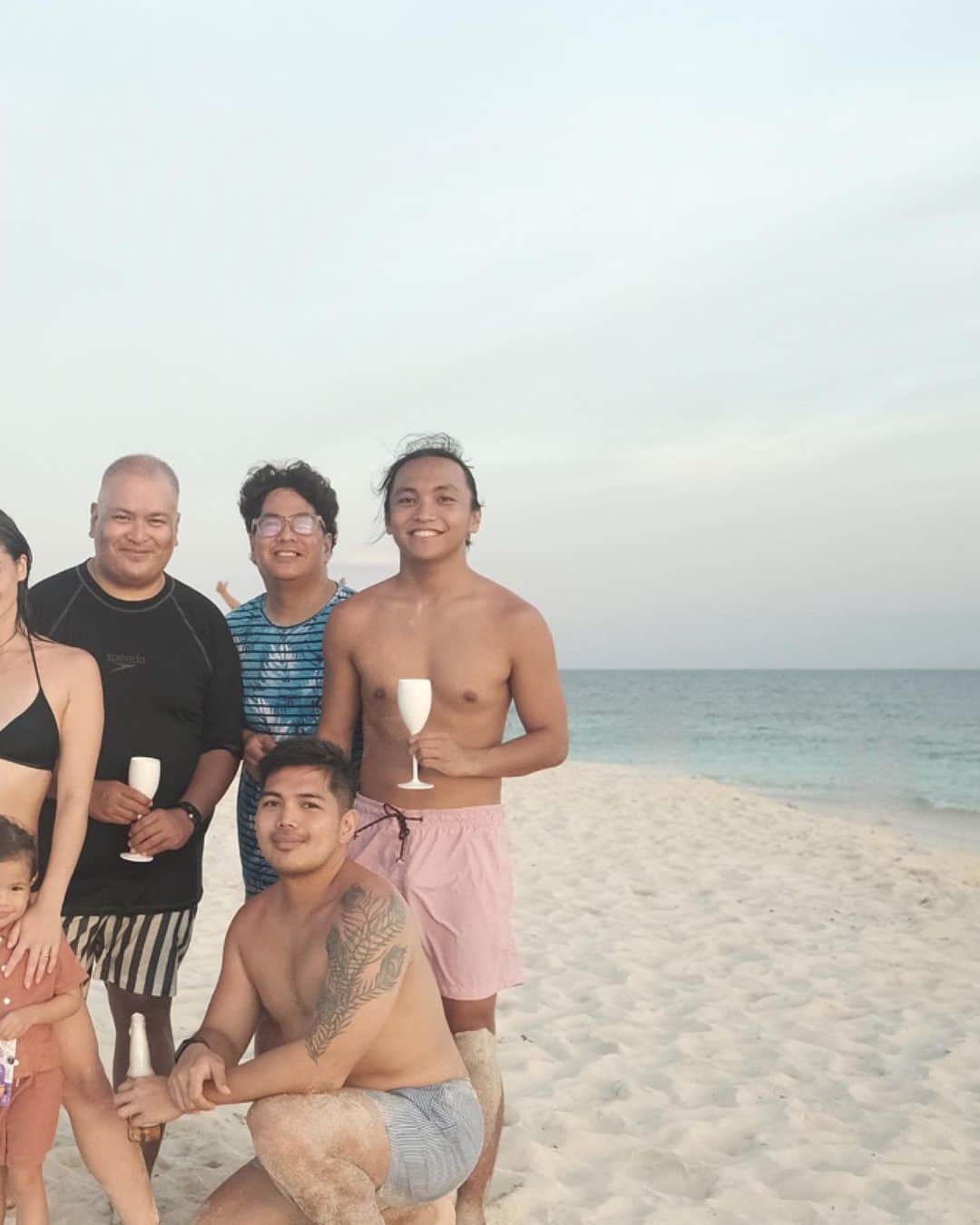 アン・カーティスさんのインスタグラム写真 - (アン・カーティスInstagram)「Siargao series ☀️ Visited a really special project and did a little A-team building on the side. 🌴 Happy times.」8月26日 13時15分 - annecurtissmith