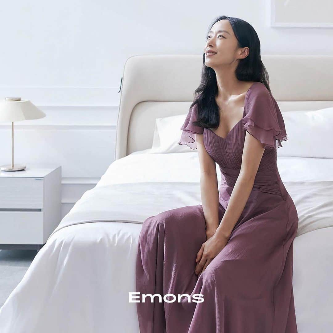 チョン・ドヨンのインスタグラム：「에몬스 도연❤️ . . #전도연 #에몬스 @emons_furniture #언제나떴지만요즘더뜬 #에몬스여신 #Jeondoyeon」