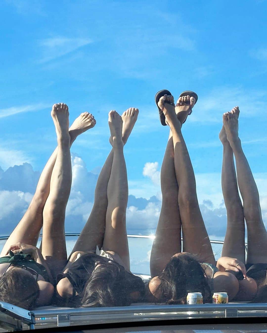 yurieさんのインスタグラム写真 - (yurieInstagram)「🛥クルージング🛥  BBQでたくさん食べて 海で泳いで🏖 4人で風浴びながらずっと寝てた🤣 楽しかった〜❣️❣️❣️  #クルージング　#クルージングボード #bbq #cruising #bikini #bikini女子　#ゴルフ女子　#ゴルフのない休日」8月26日 13時23分 - yurie808golf