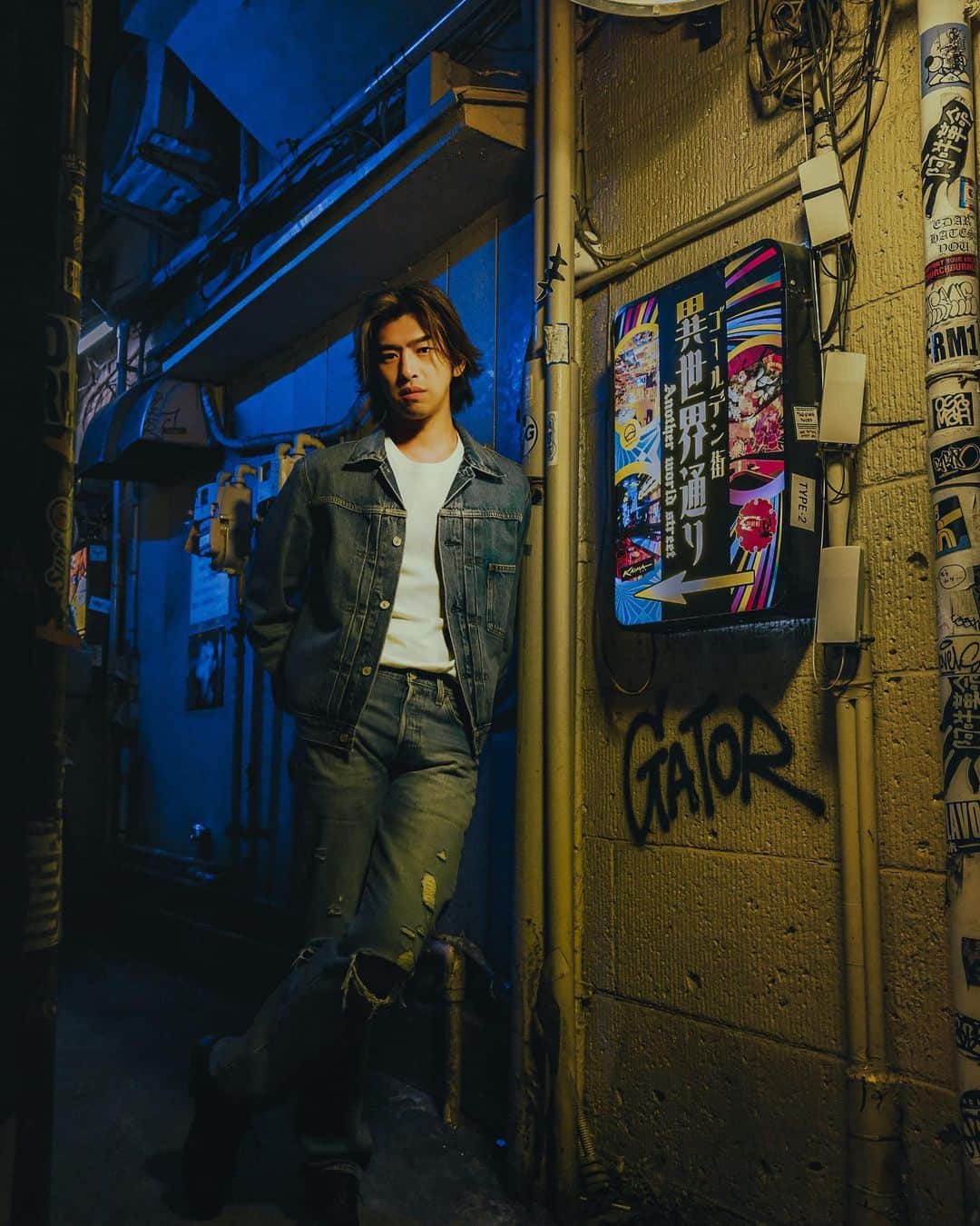 チェン・ボーリンのインスタグラム：「Levi’s 501 👖🔴🔵 150th ✨  @levis_taiwan @taihunglin @chengchungyao_  #levis501 #levis #501」