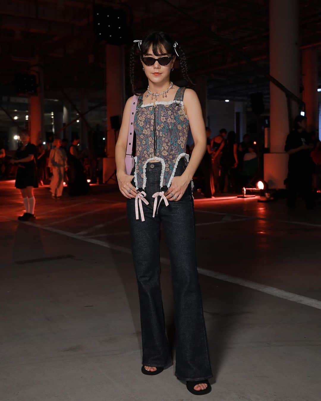 長澤メイのインスタグラム：「. 💐PAMEO POSE 10TH ANNIVERSARY RUNWAY ❤️‍🔥  最高で最強にかわいい🫶🫨💕 すっごくワクワクした💞  メイのコルセットもめっかわ🫶💕 @pameopose   @peli4649  @unofumi   おつかれさまでした🫶💕💕 #pameopose  #runway」