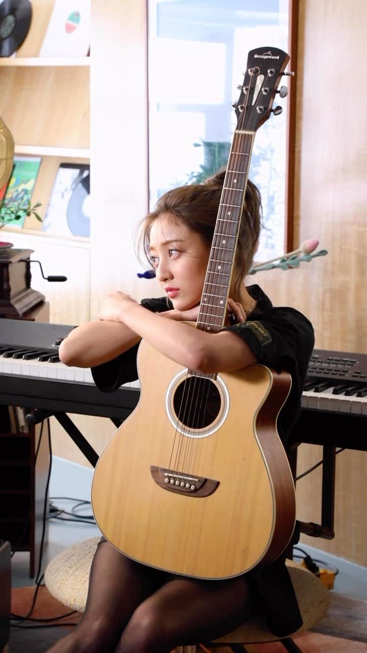 TWICEのインスタグラム：「ZYO‘s ZONE Sketch # 7  #TWICE #트와이스 #JIHYO #지효 #ZONE #KillinMeGood #Room」