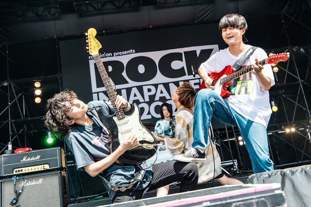 ハンブレッダーズさんのインスタグラム写真 - (ハンブレッダーズInstagram)「2023.08.06 ROCK IN JAPAN FES. 2023  #セトリ 1 銀河高速 2 THE SONG 3 カラオケ・サマーバケーション 4 フェイバリットソング 5 ワールドイズマイン 6 DAY DREAM BEAT  #ハンブレッダーズ #ハンブレ #RIJF2023 @rockinon_fes  photo @yusuke_mphoto」8月26日 14時32分 - humbreaders