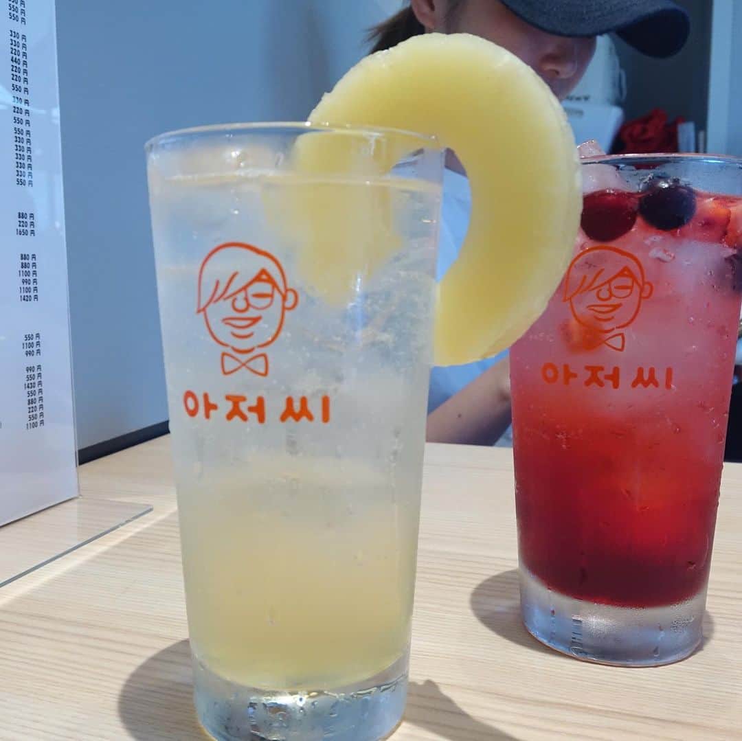 真奈さんのインスタグラム写真 - (真奈Instagram)「昨日はすずと韓国料理 @ajoshi_shimokita 🇰🇷♡︎ からの焼肉で女子会でした。 完全に全て最高に美味でした。 食べすぎました🥰」8月26日 14時42分 - manatmnt0116