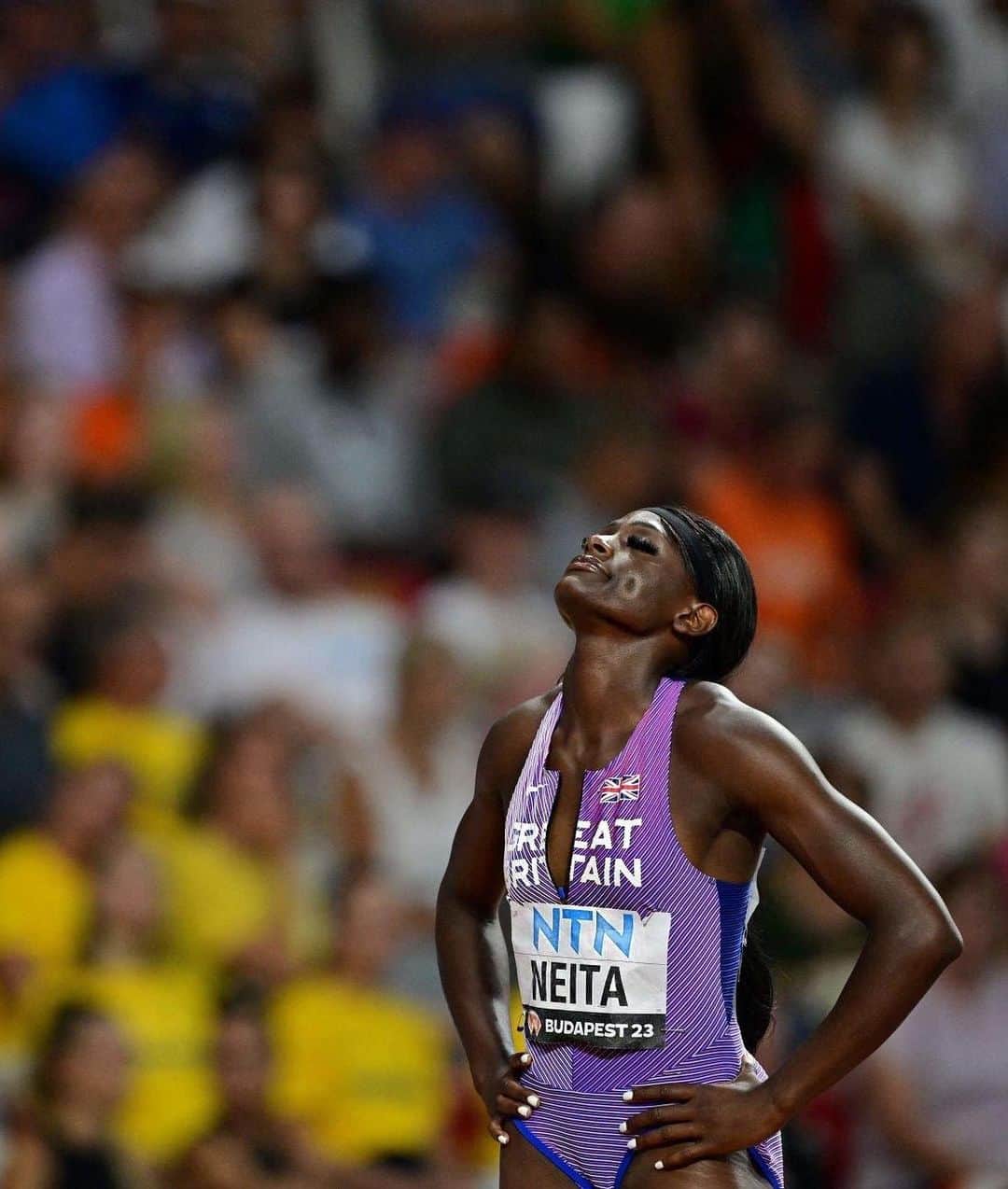 ダリル・ニータのインスタグラム：「5th in the World. !!! ⚡️🌎  And a new personal best of 22.16 in the 200m.   Wow!!!! 😭✨💫💗🥰  @worldathletics  @wabudapest23」