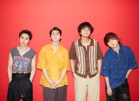 Numero TOKYOさんのインスタグラム写真 - (Numero TOKYOInstagram)「DISH// インタビュー「心の底をえぐって書いた“HAPPY”」  北村匠海（Vo/G）、矢部昌暉（Cho/G）、橘柊生（DJ/Key）、泉大智（Dr）からなる4人組バンド、DISH//。2023年8月9日に発売となる1st EP『HAPPY』は、すべての楽曲の作詞作曲をメンバー自身が手がけている。リード曲「HAPPY」は北村匠海が作詞、メンバー全員で作曲を担った。パワフルなバンドサウンドが疾走するパンキッシュな楽曲で、愛を持って感情豊かに生きることで幸せを呼び込もうとする歌詞にもエネルギーが溢れている。ほかにも、泉大智が親友の結婚式のために作った「ウェディングソング」や、橘柊生と北村が共作したラップが入ったファンクチューン「Vamping」など5曲を収録。ダンスロックバンドとして活動を始めた彼らが、やがて自ら作詞作曲をすることでバンドとしてタフになっていった――。そんなDISH//の現在地が鮮明に浮き上がってくる。新作、バンドへの思い、そしてオフの過ごし方についても聞いた。  インタビューはNumero.jpに掲載中。  #numerotokyo #interview #DISH #magazine #mode #fashion #art #culture #beauty #lifestyle #people #photo #tokyo」8月26日 21時00分 - numerotokyo