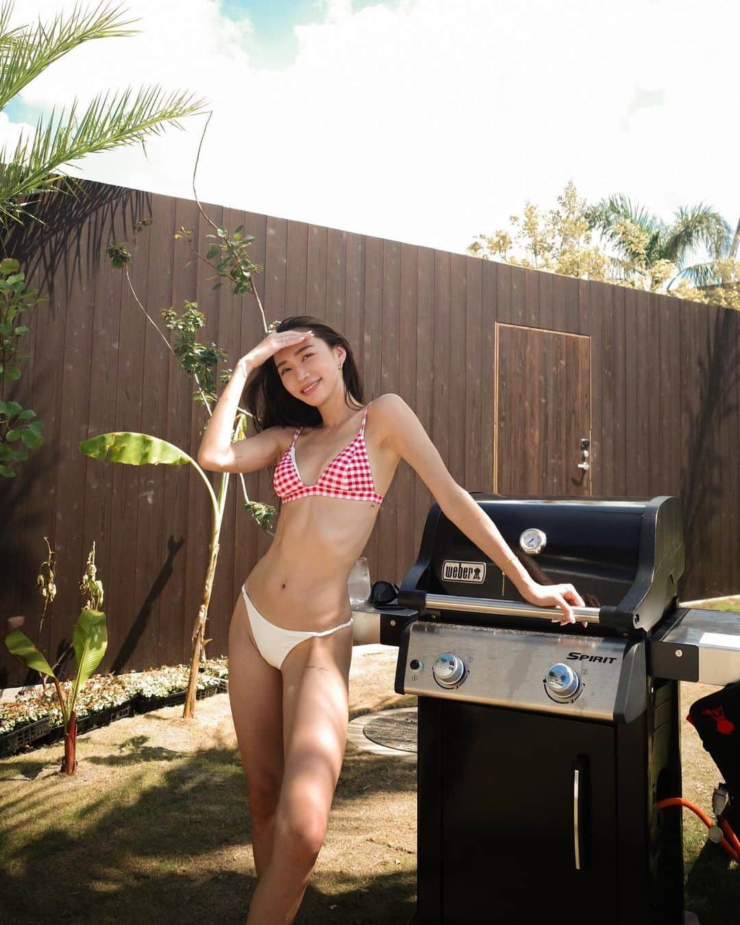 のインスタグラム：「summer vibes 💛  #trip #bikini #swimwear #alexiastam」