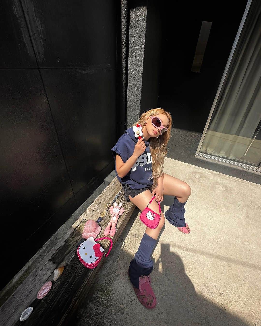 CL のインスタグラム：「Keep the Kid Alive🍒」