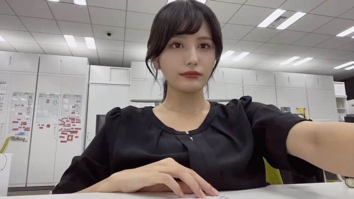 池谷実悠のインスタグラム：「前髪について  昔はよくヘンテコにされてました  #みんなのスポーツ #テレ東 #テレビ東京  #アナウンサー」