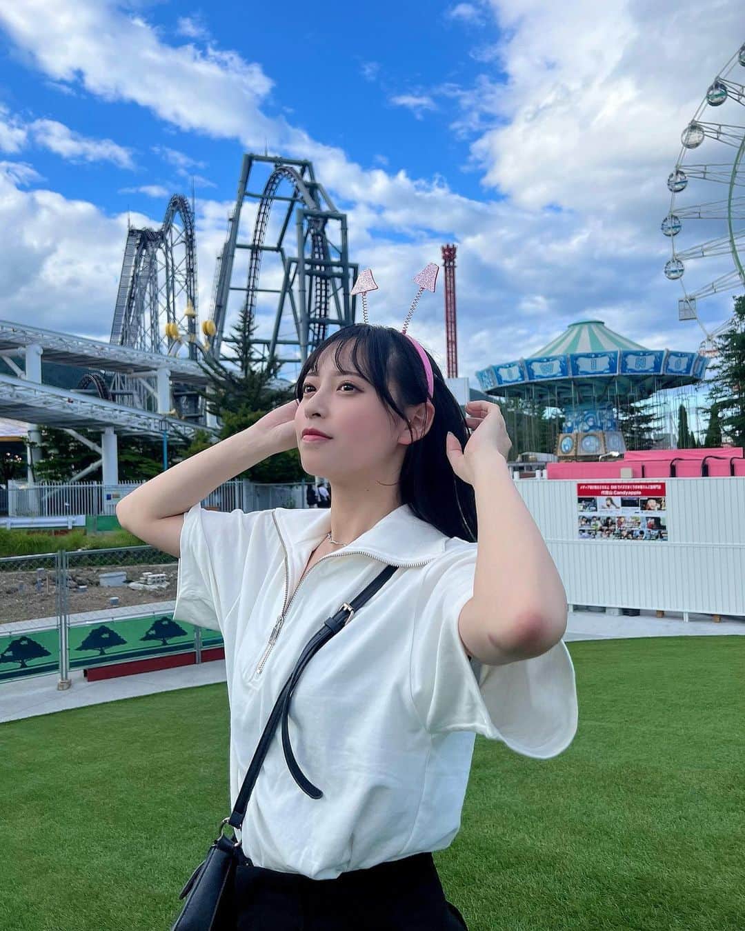 大槻りこさんのインスタグラム写真 - (大槻りこInstagram)「🎢💨  . 初富士Ｑいってきた!!  楽しすぎて喉枯れてなぜか肘にアザできてた)? ZOKKONも乗りに早くまた行きたい𓈒𓏸  . #instagood #fyp #foryou #selfie  #富士急ハイランド #outfit #epine」8月26日 20時30分 - riko_ohtsuki