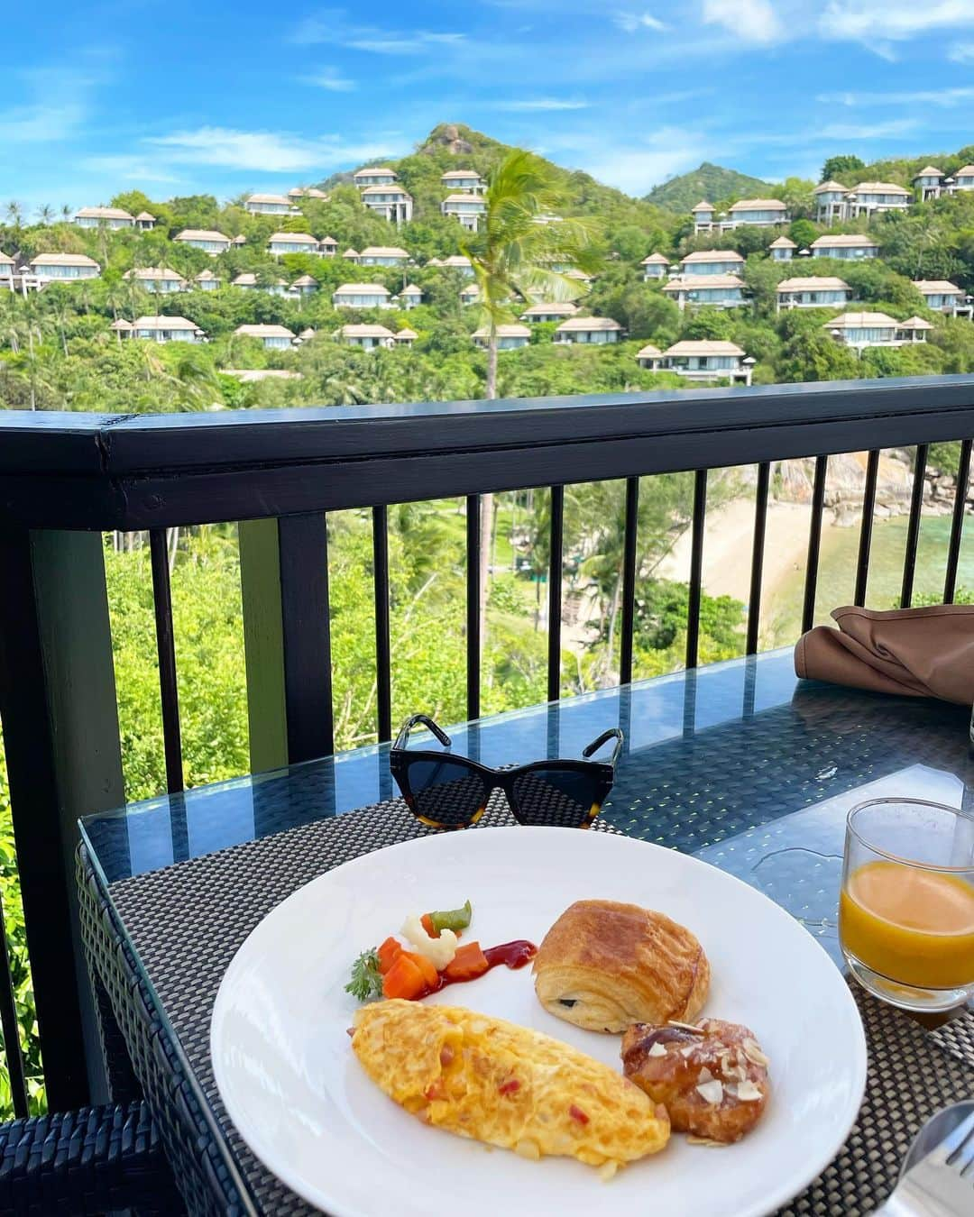 坂井雪乃さんのインスタグラム写真 - (坂井雪乃Instagram)「アジア１美味しいオムレツ🥹🥚🍳💛🧡  マンゴーがなくて聞いてみたら快くカットして出してくれて優しい🥰🙏✨✨ 色んなホテルでオムレツを食べて来たけどアジア1美味しいと思う❣️ はぁ感動🥹✨✨  #yukino_travels  #food #foodporn #foodie #foodphotography #mango #breakfast #朝ごはん #ブッフェ」8月26日 15時10分 - yukino_sakai