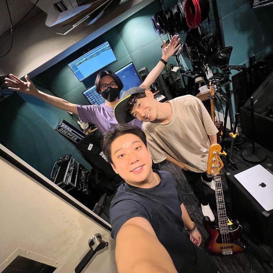Eden Kaiのインスタグラム：「連日レコーディングでした…！🎶⁣ 都内でのレコーディングは物凄く久々でした。⁣ 少しずつではございますが、また再開出来てとても嬉しかったです😊✨⁣ ⁣ Recording a few days in a row…!😆🎙️⁣ Haven’t done this in Tokyo for a while.⁣ Little by little, but  it always feels great to be back🙏🗼」