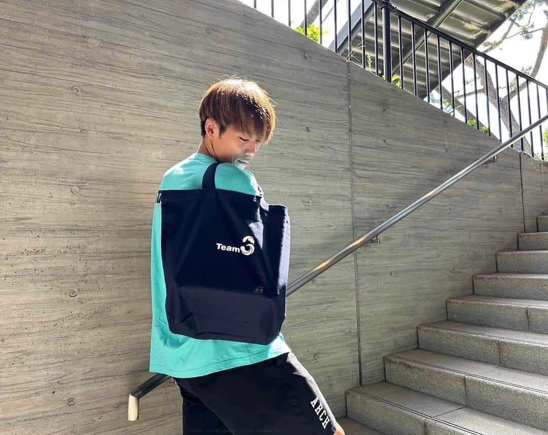 藤高宗一郎のインスタグラム：「. Coming Soon🛍️🐕🌊 @s3funclub  #TeamTHREE3」