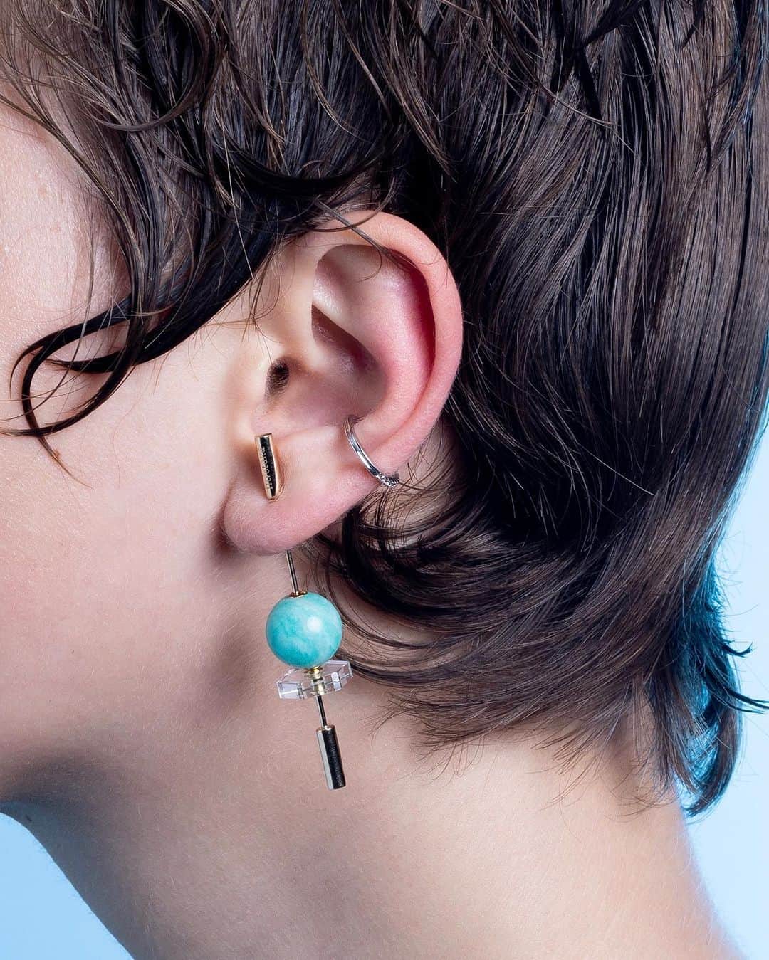 Hirotaka Jewelryのインスタグラム：「“SPEAR” QUARTZ EARRING WITH “GOSSAMER” DIAMOND EAR CUFF #hirotakajewelry」