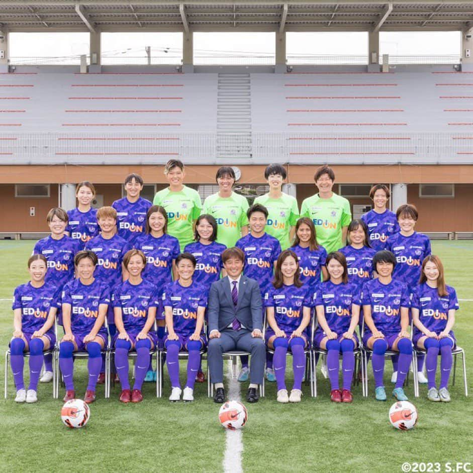 近賀ゆかりのインスタグラム：「START ⭐️  WEリーグカップ2023 🆚 @mynavisendai_ladies  18:30 KICKOFF  広島広域公園第一球技場🏟️  #共闘」