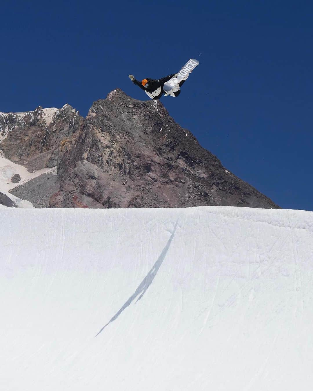 戸塚優斗さんのインスタグラム写真 - (戸塚優斗Instagram)「Mt hood⛰❄️  @yonexsnowboards_japan #insta360  #monsterenergy #gshockwatch #yonex #fluxbindings #hestragloves #deeluxeboots #hevenstore #pml_tokyo_yokohama #smith #gulliumwax」8月26日 16時11分 - yuto_totsuka