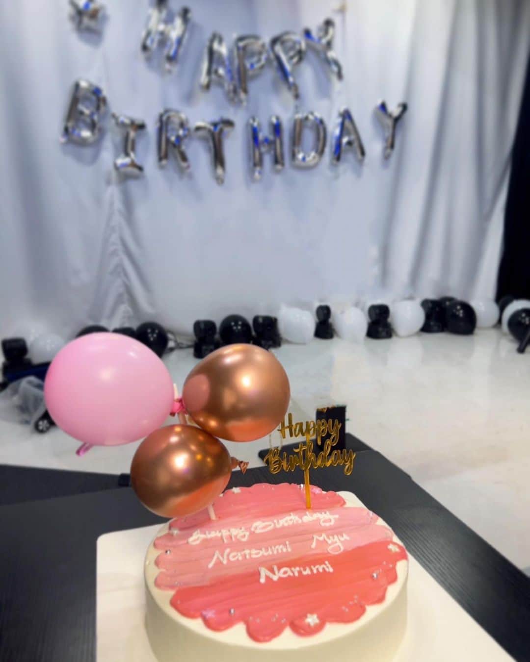 板野成美のインスタグラム：「楽しかった誕生日イベント🎂🩷🩷 大成功でした✨改めましてありがとうございました✨」