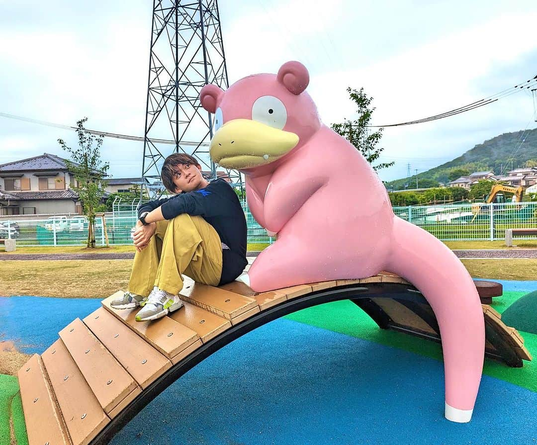 松丸亮吾さんのインスタグラム写真 - (松丸亮吾Instagram)「これは #香川県 に実在する「 #ヤドン公園 」まで行って撮れた #ポケモン スナップ📸  #ヤドン #Pokémon」8月26日 16時48分 - ryogomatsumaru