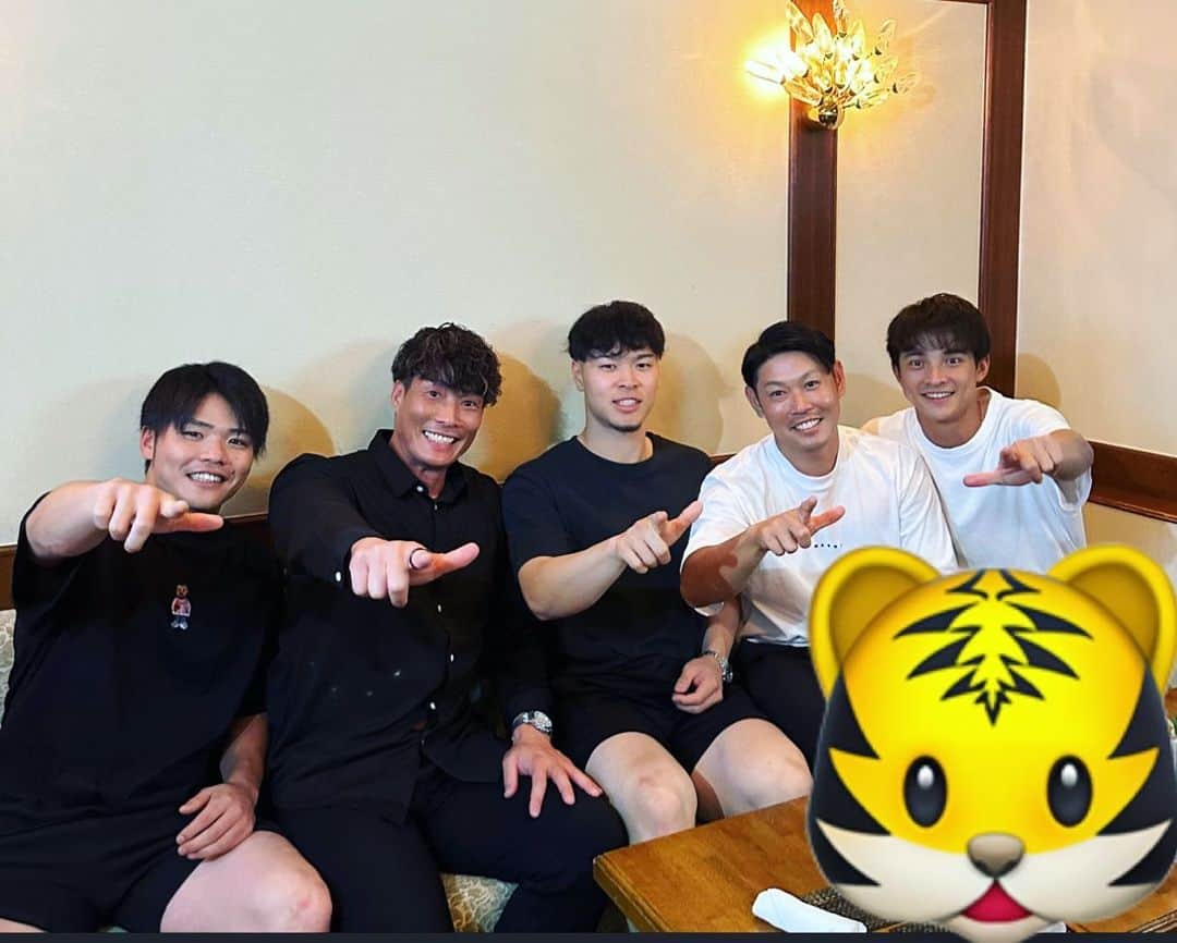 糸井嘉男のインスタグラム：「金曜の虎たち🐯 #食事 #残り試合　#全力応援 #よろしくお願いします」