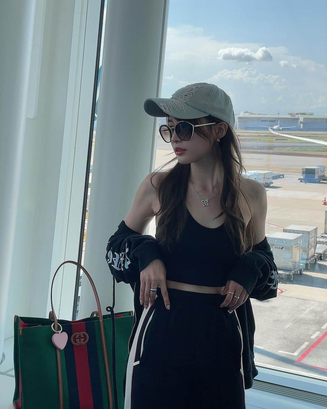 相沢みなみのインスタグラム：「My airport style🧳🩷 . #空港スタイル #ootd  #airport #airportstyle #airportfashion  . #相沢みなみ  #minamiaizawa」