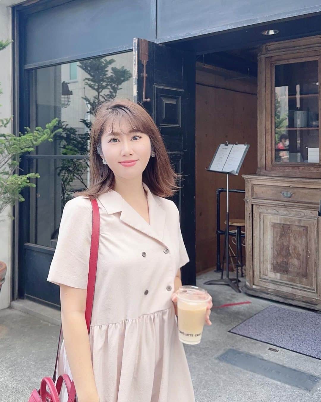 のインスタグラム：「ソウルで買ったお気に入りのワンピース👗 皆さんにとって素敵な週末になりますように🕊🤍」