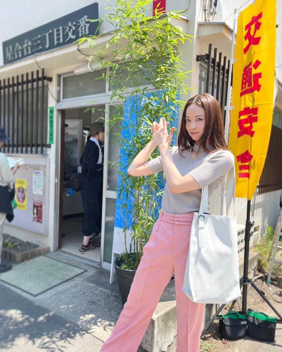 川瀬莉子さんのインスタグラム写真 - (川瀬莉子Instagram)「. 交番に駆けつけた三原🧋 今夜は11:30からハレラブ第4話ですよーう🎋 　 　 #ハレーションラブ  #ハレラブ」8月26日 17時13分 - kawase_riko_official