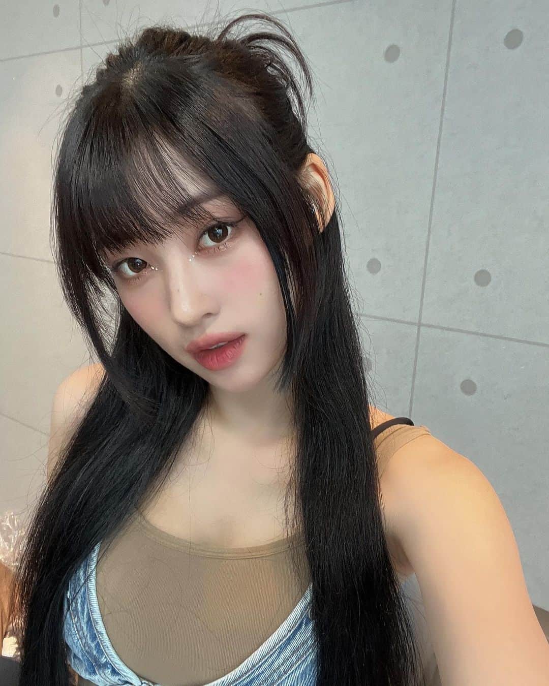EVERGLOWさんのインスタグラム写真 - (EVERGLOWInstagram)「[📸Today EVERGLOW]  23.08.26 #쇼음악중심  오늘의 에버글로우💜  #EVERGLOW #에버글로우 #ALL_MY_GIRLS #SLAY #이유 #시현 #미아 #온다 #아샤 #이런」8月26日 17時29分 - official_everglow