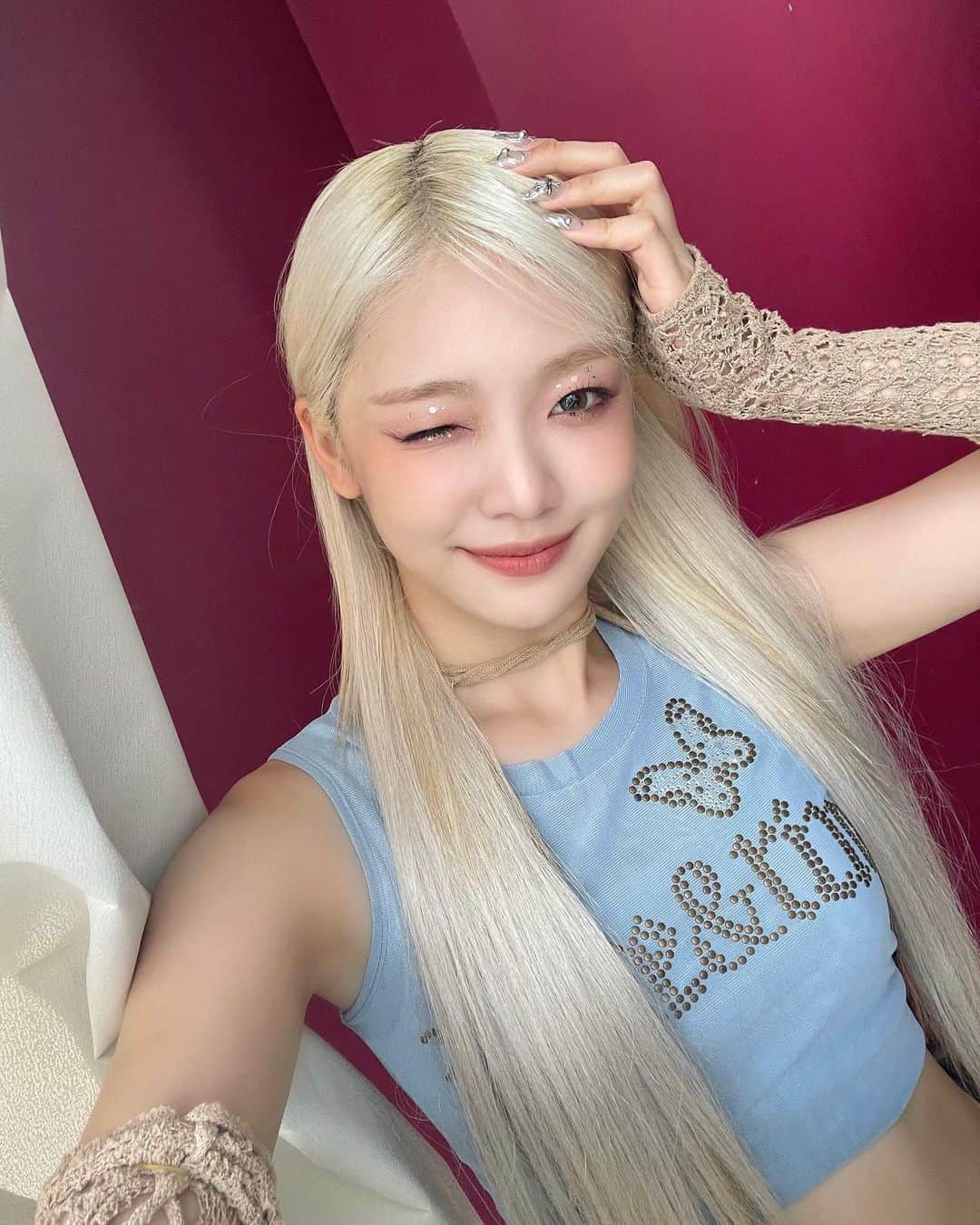 EVERGLOWのインスタグラム：「[📸Today EVERGLOW]  23.08.26 #쇼음악중심  오늘의 에버글로우💜  #EVERGLOW #에버글로우 #ALL_MY_GIRLS #SLAY #이유 #시현 #미아 #온다 #아샤 #이런」
