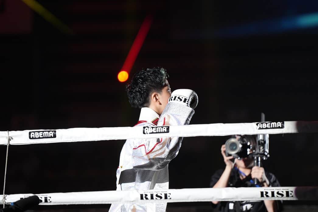 那須川龍心さんのインスタグラム写真 - (那須川龍心Instagram)「RISE WORLD SERIES   結果は判定で勝つことが出来ました！  この勝ちに満足せず更なる高みを目指して突っ走って行くので  皆さんこれからも応援よろしくお願いします🔥  #rise_ws  #プルスウルトラ」8月26日 17時32分 - ryujinnasukawa