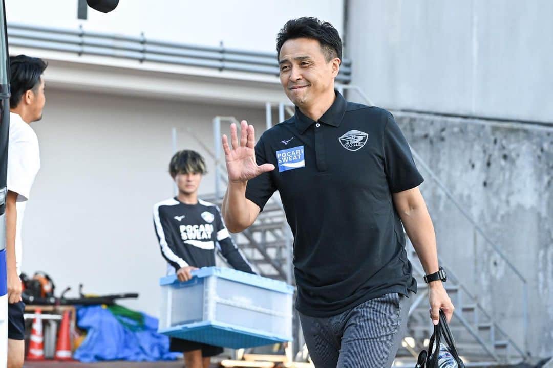 徳島ヴォルティスのインスタグラム：「【8/26(土)19:00 金沢戦(アウェイ)】 チームバスがスタジアムに到着🚍🏟️ 徳島のために、勝利のために🔵🟢  #徳島ヴォルティス #vortis #Jリーグ #football」