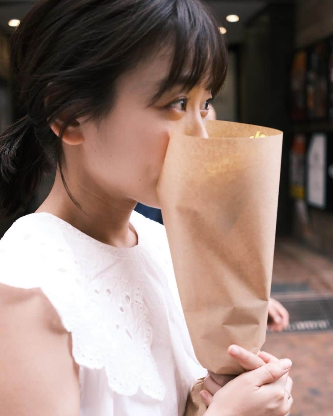 太田奈緒さんのインスタグラム写真 - (太田奈緒Instagram)「🌻  お花の香りに埋もれているところ☺︎」8月26日 17時42分 - tanao_official