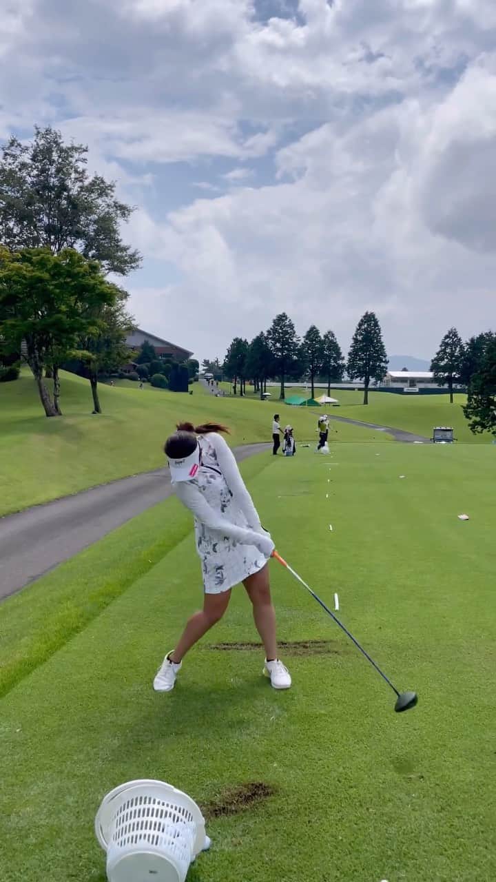 倉田珠里亜のインスタグラム：「. 🏌️‍♀️🏌️‍♀️🏌️‍♀️ #golf #golfswing」