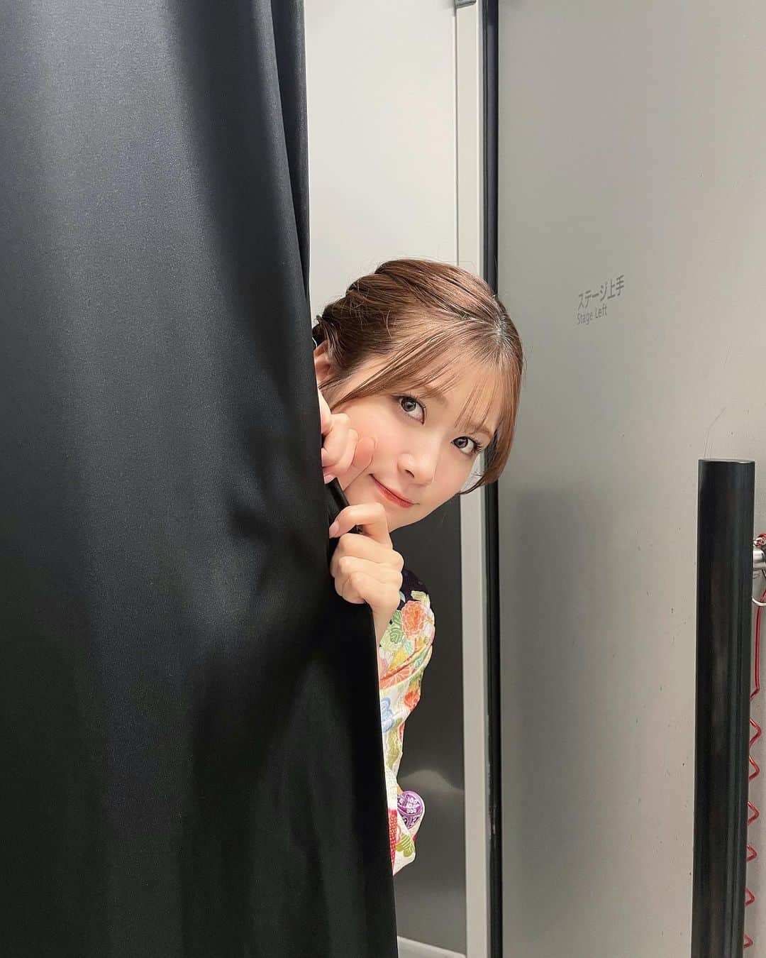 のインスタグラム：「編み込みおだんごしました~ 頭揺らしてもずっとついてくるおだんご~  本日は 鈴乃屋さんイベントでした👘♡」